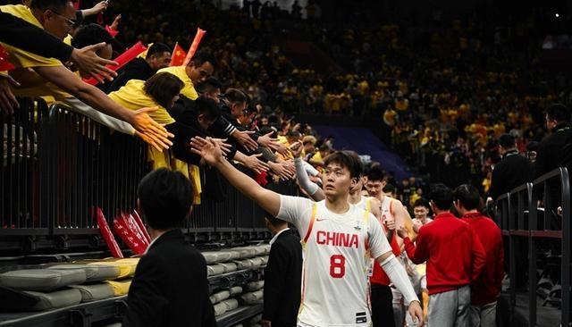 亚博-纽约尼克斯迎CBA常规赛关键赛，加时末段扳平良机，压力陡增，纪律约束更严格-亚博